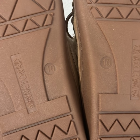 New Minnetonka Men’s Cade Lined Moccasin Slippers Cinnamon Size 10 NWT - Picture 6 of 8